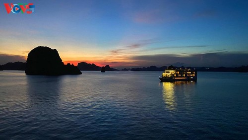 Teluk Ha Long lolos masuk ke Besar 50 Keajaiban  yang paling indah  di dunia - ảnh 10