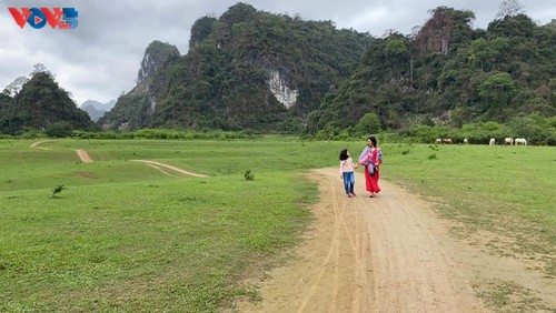 Dataran Tinggi Dong Lam – Tempat Wisata Yang Ideal - ảnh 5