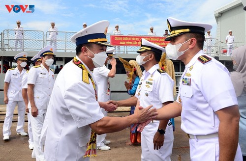 Rombongan Kerja Angkatan Laut Vietnam Lakukan Kunjungan, Temu Muhibah, dan Latihan Gabungan dengan Angkatan Laut Indonesia - ảnh 1