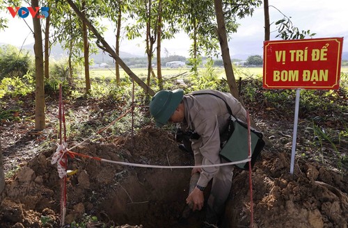 Vietnam, Korea mine cooperation improves safety of people in Quang Binh, Binh Dinh province - ảnh 2
