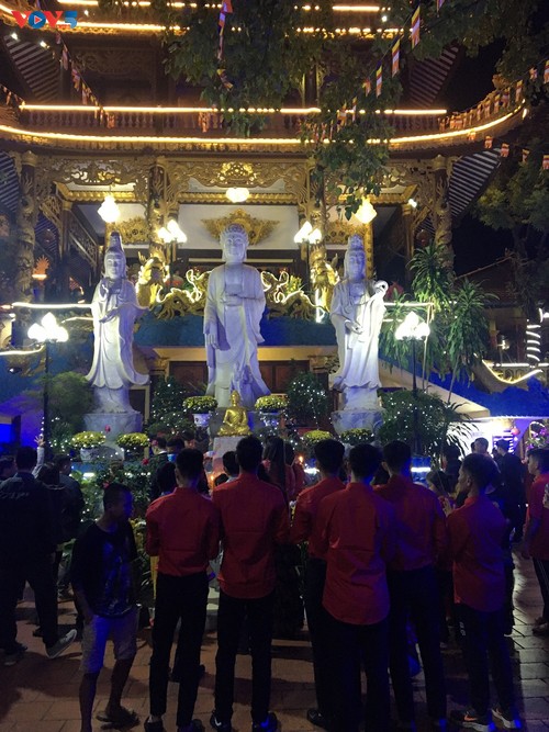 Vietnamese abroad welcome Year of the Ox - ảnh 2