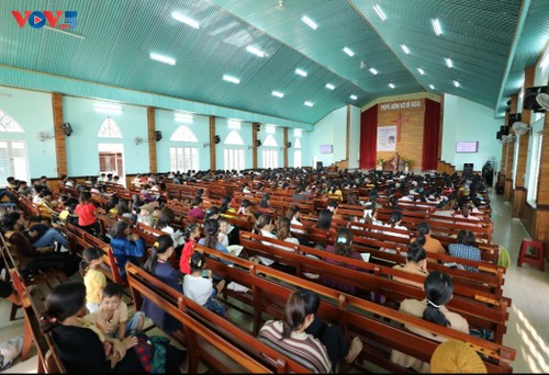 Protestants in Gia Lai province lead a religious life   - ảnh 1