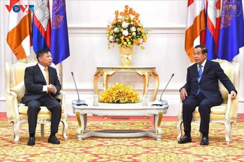 Cambodian Prime Minister wants further trade ties with Vietnam   - ảnh 1