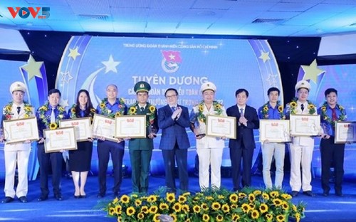94 outstanding Youth Union officials honored with Ly Tu Trong Award - ảnh 2