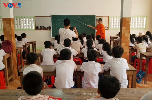 Tra Vinh pagodas preserve Khmer language - ảnh 1