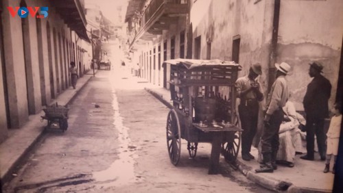 Inauguran en Hanói exposición sobre 500 años de fundación de ciudad de Panamá - ảnh 2