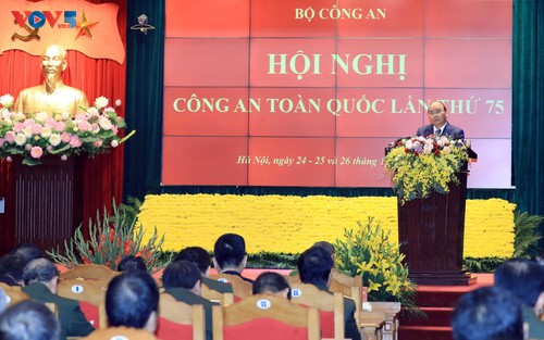 Premier vietnamita orienta consolidar las fuerzas de Seguridad Pública - ảnh 1