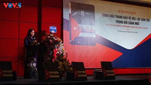 Presentación en Hanói libro de autora vietnamita sobre lucha de Cuba por la independencia nacional  - ảnh 1