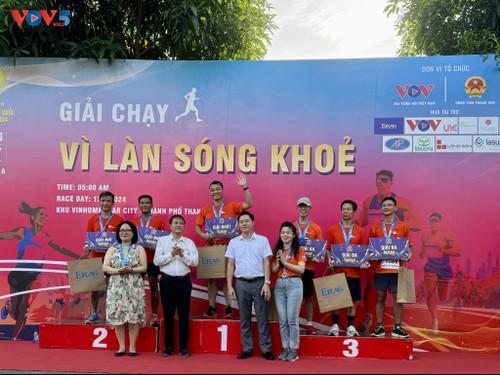 LHPT toàn quốc lần thứ XVI: Phóng viên, biên tập hào hứng chạy “Vì Làn sóng khỏe“ - ảnh 13