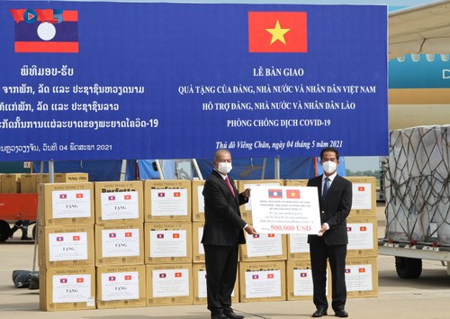越南向老挝援助抗疫物资 - ảnh 1