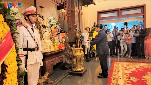Премьер-министр Фам Минь Тинь принял участие в мероприятиях, посвященных 100-летию со дня рождения премьер-министра Во Ван Киета - ảnh 1