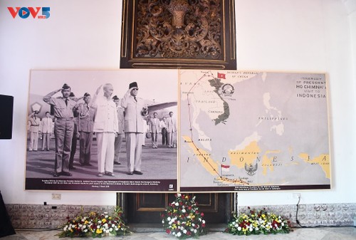 Tuần triển lãm ảnh kỷ niệm 65 năm quan hệ ngoại giao Việt Nam - Indonesia - ảnh 1