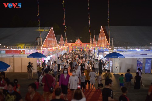 Hội chợ Thương mại Việt - Trung tại thành phố Lào Cai  - ảnh 2