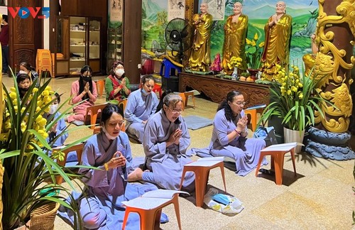 Đi lễ chùa đầu năm - Nét đẹp văn hoá truyền thống của người Việt - ảnh 9