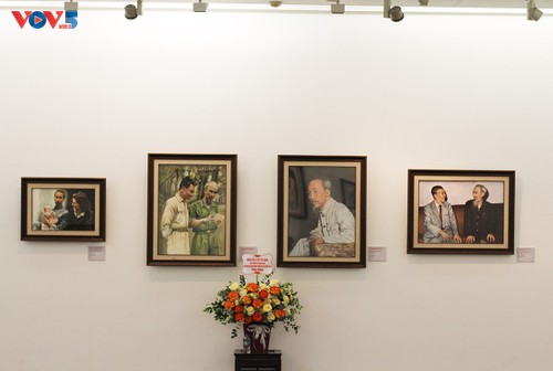 Họa sỹ Việt kiều và những bức tranh đặc sắc về Bác Hồ  - ảnh 2