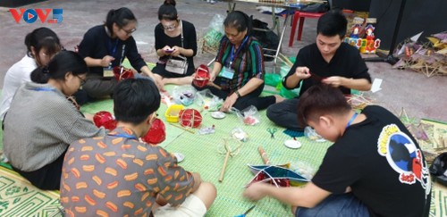 Mid-Autumn Festival enlivens Vietnam Museum of Ethnology - ảnh 2