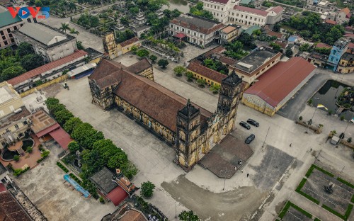 Tạm hoãn hạ giải nhà thờ chính tòa Bùi Chu, Nam Định  - ảnh 3