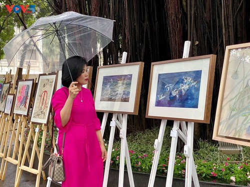Triển lãm tranh của họa sĩ đương đại Việt vẽ trong mùa cách ly - ảnh 8