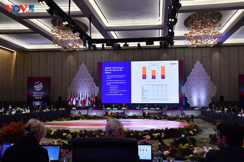 ASEAN y UE comprometidos a impulsar relaciones comerciales e inversión - ảnh 1