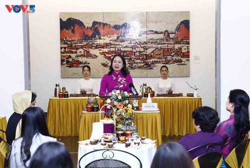Vo Thi Anh Xuân rencontre les ambassadrices et représentantes d’institutions internationales au Vietnam - ảnh 1