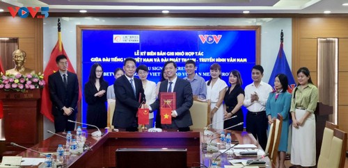 Signature d’une convention de coopération entre la VOV et la Radio-Télévision du Yunnan - ảnh 1