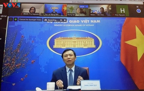 Вьетнамцы в Нью-Йорке провели встречу в режиме онлайн по случаю Нового года по лунному календарю - ảnh 1
