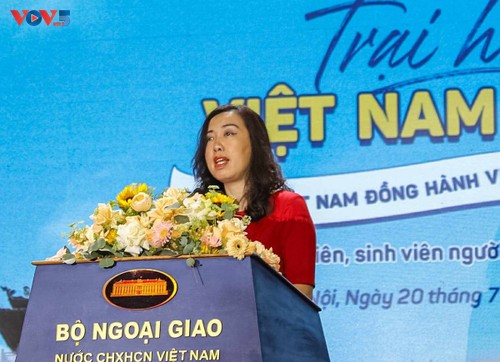 Летний лагерь объединяет молодых вьетнамцев, проживающих за рубежом  - ảnh 2