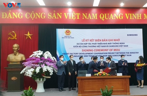 Samsung Việt Nam cam kết hỗ trợ 50 doanh nghiệp áp dụng Nhà máy thông minh trong 02 năm (2022 - 2023) - ảnh 1