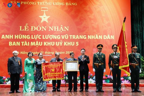 Ban Tài mậu Khu ủy Khu V đón nhận danh hiệu Anh hùng Lực lượng Vũ trang nhân dân - ảnh 2