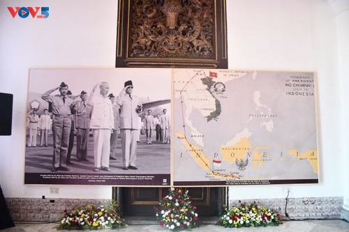 งานนิทรรศการภาพถ่ายในโอกาสรำลึกครบรอบ 65 ปีการสถาปนาความสัมพันธ์เวียดนาม-อินโดนีเซียที่ประเทศอินโดนีเซีย - ảnh 1