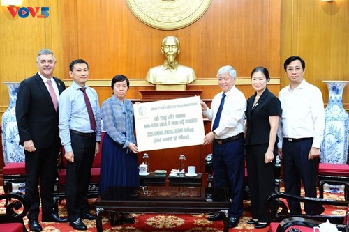 Ủy ban Trung ương Mặt trận Tổ quốc Việt Nam tiếp nhận ủng hộ 400 căn nhà đại đoàn kết hỗ trợ hộ nghèo  - ảnh 1
