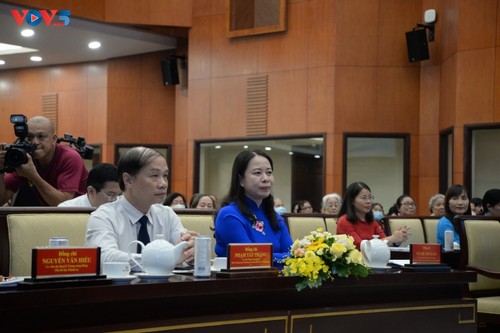 Phó Chủ tịch nước Võ Thị Ánh Xuân dự cuộc họp mặt nữ chiến sĩ cách mạng bị địch bắt thời kỳ kháng chiến chống Mỹ - ảnh 1