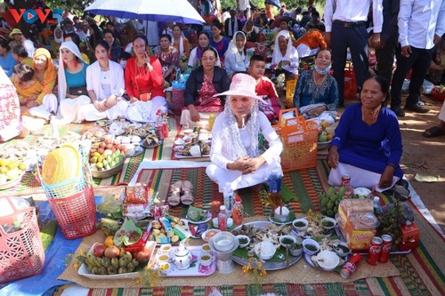 Rực rỡ sắc màu lễ hội Katê tỉnh Ninh Thuận - ảnh 1