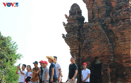 La torre Po Klong Garai, un patrimonio nacional especial en la provincia de Ninh Thuan - ảnh 1