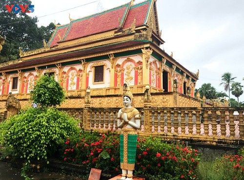 La pagoda Chroi Tansa, obra emblemática de la cultura jemer en Tra Vinh - ảnh 1