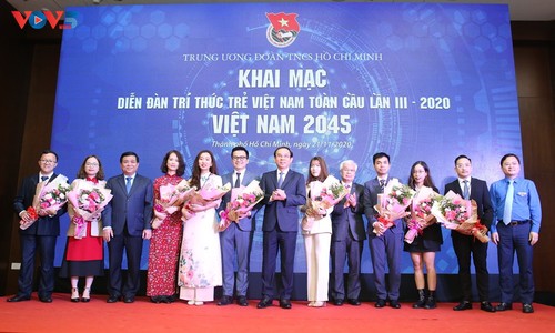 เปิดฟอรั่มปัญญาชนรุ่นใหม่เวียดนามทั่วโลกปี 2020 ภายใต้หัวข้อ “เวียดนาม 2045” - ảnh 1