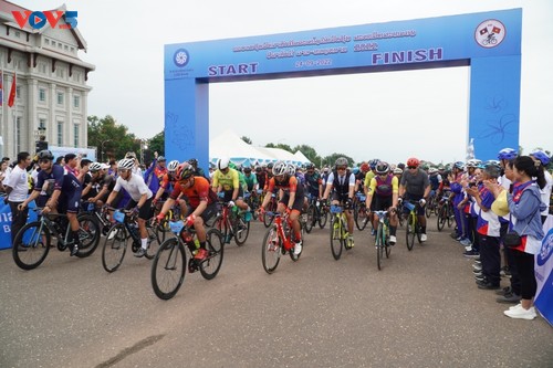 Laos: Radrennen zum Jahr der laotisch-vietnamesischen Freundschaft 2022 - ảnh 1