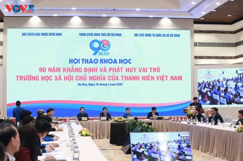 В Ханое прошел семинар «90 лет утверждения и продвижения роли социалистической школы вьетнамской молодежи» - ảnh 1