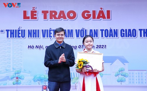 Hơn 500 nghìn tác phẩm tham dự Cuộc thi vẽ tranh “Thiếu nhi Việt Nam với an toàn giao thông” - ảnh 1