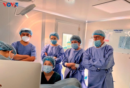 Nhiều chuyên gia nước ngoài đến Việt Nam tìm hiểu kỹ thuật điều trị hiếm muộn - ảnh 1