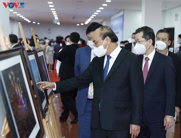 El jefe de Estado solicita la promoción del espíritu empresarial de la población de Da Nang - ảnh 2