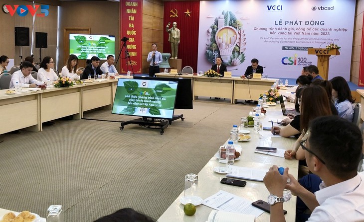 Lanzan programa CSI 2023 que evalúa negocios sostenibles en Vietnam - ảnh 1