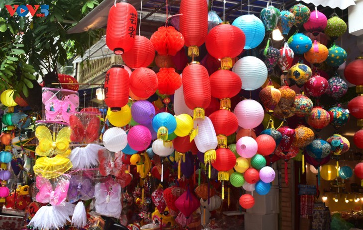 La fête de mi-automne bat son plein à Hanoi - ảnh 7