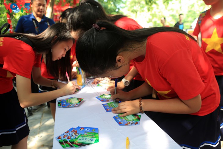 Lebih dari 22 juta pelajar dan mahasiswa Vietnam menghadiri acara pembukaan tahun ajar baru - ảnh 22