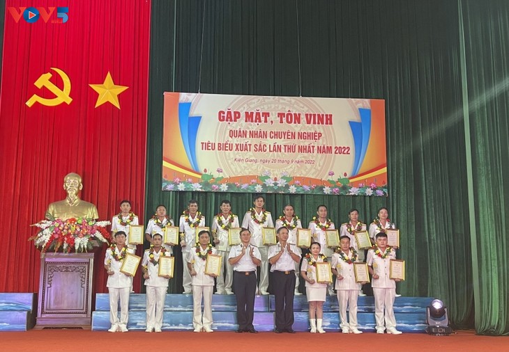 Military Region 5 honors brilliant career of military personnel - ảnh 1