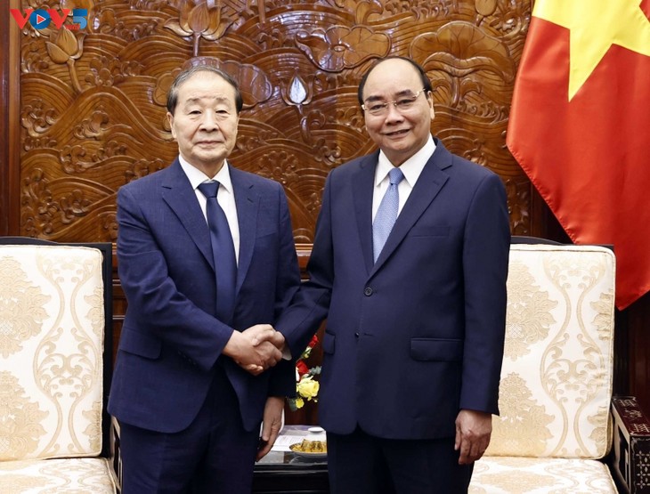 Staatspräsident Nguyen Xuan Phuc hofft auf weitere Investitionen der südkoreanischen Unternehmen in Vietnam - ảnh 1