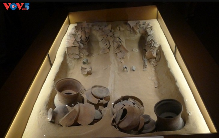 다양한 선사시대 문화의 교류지 바이꼬이(Bãi Cọi) 고고학 발굴지 - ảnh 2