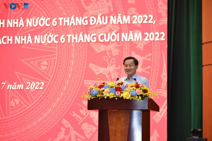 Deputi PM Le Minh Khai: Kementerian Keuangan Harus Proaktif dan Dukung Tepat Waktu untuk Pemulihan dan Pengembangan Sosial Ekonomi - ảnh 1