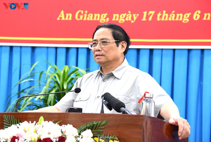 PM Pham Minh Chinh Lakukan Temu Kerja dengan Badan Harian Komite Partai Provinsi An Giang - ảnh 1