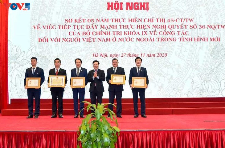 Politburo’s Directive 45 on Overseas Vietnamese affairs reviewed  - ảnh 2